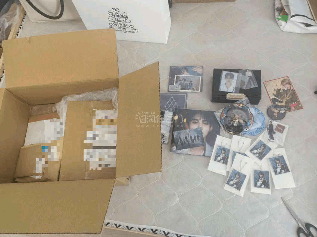 因为买的东西有点多所以选了海运而不是ems，之前也用过海运但是ems有折扣会比海运更便宜而且更快所以一直没用，而且海运申报会更麻烦一点，但是这次依旧顺利回国，大胜利