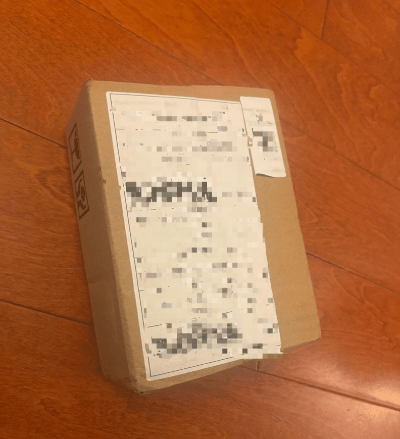 龙珠早起动画片中 Dragonball 的logo

很经典 做工也非常好的一款亚克力牌

还有胶囊公司的logo立牌 都很喜欢